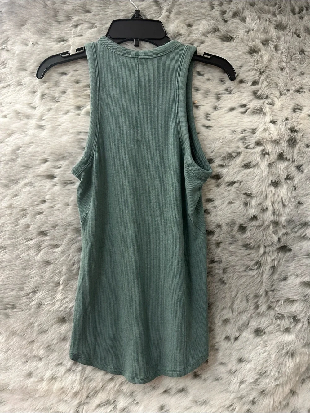 17. Lululemon Hold Tight Crewneck Tank Top sz 4